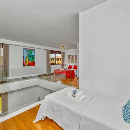 Algarve Duplex Retreat With Garden & Pool Apartament