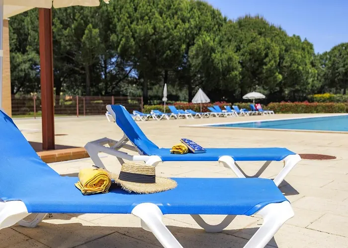 Algarve Duplex Retreat With Garden & Pool Картейра