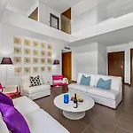 Algarve Duplex Retreat With Garden & Pool Apartment *