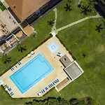 Algarve Duplex Retreat With Garden & Pool *