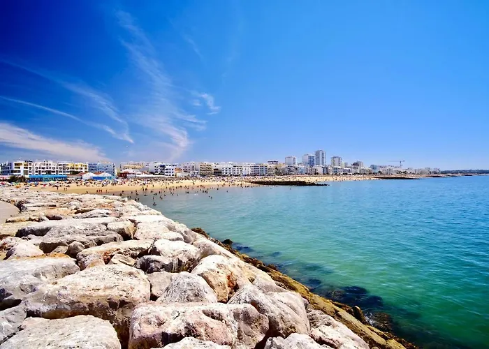 Algarve Duplex Retreat With Garden & Pool Apartment *