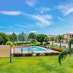 Algarve Duplex Retreat With Garden & Pool